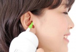 Thủng màng nhĩ, điếc vĩnh viễn vì dùng máy hút ráy tai sai cách