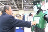 Robot cảnh sát đầu tiên ra mắt tại Dubai có gì đặc biệt?