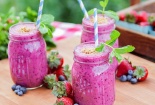 Cách làm sinh tố dâu tây việt quất thơm ngon và vô cùng bổ dưỡng