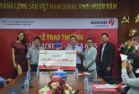 Xổ số Vietlott: Người phụ nữ đeo mặt nạ nhận giải Jacpot kỉ lục hơn 131 tỷ