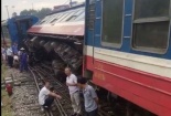 Hú vía tàu chở hơn 100 hành khách trật bánh tại Hà Nội