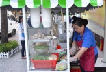 Phố hàng rong đầu tiên ở Việt Nam được cấp phép có gì đặc biệt?