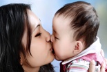Liên tiếp con trẻ tử vong vì nụ hôn của người lớn, cha mẹ chớ mắc sai lầm