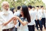Nhiều thế hệ học sinh nghẹn lòng khi thầy Văn Như Cương qua đời