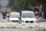 Ô tô có dấu hiệu bị thủy kích do mưa lũ, tài xế phải cảnh giác điều này
