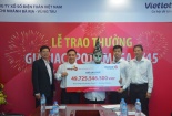 Xổ số Vietlott: Người đàn ông đeo mặt nạ Halloween lĩnh thưởng gần 50 tỷ đồng