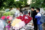 Thị trường dịp 20/11: Hoa tươi tăng giá, tặng phẩm đa dạng