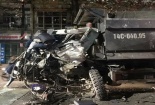 Tai nạn giao thông: 2 ô tô Howo đâm trực diện nát bét đầu