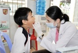 Quen ngậm bút bi, bé trai suýt tắc thở vì bị hóc dị vật