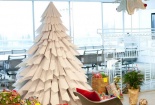 Tự làm cây thông Noel trang trí góc làm việc công sở mùa Giáng sinh