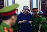 Bất ngờ với trình độ học vấn của Trầm Bê, Phạm Công Danh rời phòng xử án