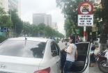 Hà Nội: Phố cấm taxi truyền thống cắm biển cấm Uber, Grab