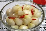 Dưa hành: Những người không nên ăn và tác hại khi ăn quá nhiều vào ngày Tết