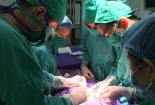 Quảng Ninh: Đưa tinh hoàn “lạc lối” về đúng vị trí cho bé trai 2 tuổi