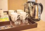Nếu bạn biết một du khách làm gì với ấm siêu tốc khách sạn, bạn sẽ không bao giờ dám sử dụng