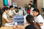 Khách hàng tiếp tục 'rồng rắn' xếp hàng để hoàn thiện thủ tục là 'lỗi của nhà mạng'