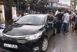 Hưng Yên: Nghi bắt cóc trẻ em, người đàn ông đi ô tô bị dân vây đánh