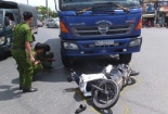 Tai nạn giao thông ngày 26/5: Xe tải tông cả gia đình, người vợ tử tạn