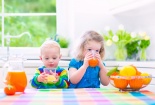 Uống nước trái cây vào bữa sáng, trẻ có nguy cơ béo phì cao hơn