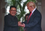 Cập nhật hình ảnh ấn tượng từ cuộc gặp lịch sử giữa ông Donald Trump và ông Kim Jong-un