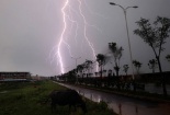 Chiều tối và đêm tiếp tục có mưa rào và dông trên cả nước