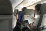 Máy bay Vietnam Airlines hỏng điều hòa, hành khách quạt tay cả tiếng đồng hồ