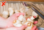 5 thực phẩm khuyến cáo không được rửa trước khi nấu