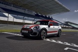 ‘Soi’ công nghệ trên John Cooper Works Clubman và Countryman 2020 vừa được tiết lộ