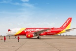Máy bay đi vào đường lăn đang tạm dừng khai thác tại sân bay Tân Sơn Nhất