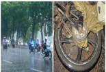 Mùa mưa bão, cẩn thận kẻo tử vong do tai nạn từ áo mưa 