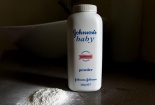 Johnson & Johnson thu hồi 33.000 sản phẩm phấn rôm trẻ em nghi chứa chất gây ung thư