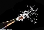 Mở nút chai rượu champagne sai cách có thể gây chấn thương nghiêm trọng