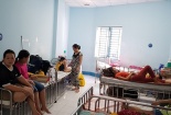 Nghi do ăn xôi gà khiến nhiều học sinh bị ngộ độc phải cấp cứu