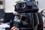 Robot có khả năng thăm khám như y tá được sử dụng cho bệnh nhân Covid-19 