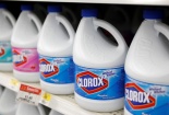 Hơn 30% người Mỹ sử dụng sai cách các sản phẩm thuốc tẩy, thuốc sát khuẩn 