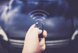Cảnh báo 'chiêu hack' chìa khóa thông minh ô tô bằng email gửi qua điện thoại