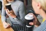 Lời khuyên của tỷ phú: 'Đừng tiêu tiền vào cà phê nếu bạn đang phải trả nợ'