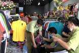 Nhiều hàng hóa giả mạo nhãn hiệu Uniqlo, Nike vẫn được bán công khai 