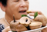Tránh lạm dụng ăn nhiều quả hồng xiêm vì dễ gây tác hại 