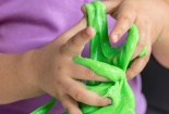 35 học sinh nhập viện nghi do đồ chơi slime