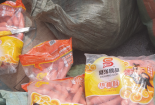 Nhập lậu xúc xích, chân gà đã tẩm ướp với bao bì toàn chữ Trung Quốc