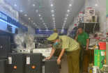 Bày bán loa, túi và ví giả mạo nhãn hiệu bị chặn đứng