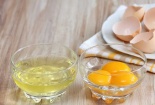 Tác hại từ việc ăn sống lòng trắng trứng gà 