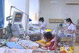 Uống nhầm dầu hỏa, một bé trai viêm phổi nặng