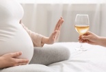 Uống rượu có liên quan đến giảm khả năng mang thai