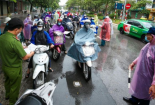Cảnh báo - Kiểm tra giấy tờ tại các chốt dù đeo găng tay vẫn có nguy cơ lây Covid-19