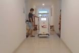 Robot VIBOT đưa cơm, trò chuyện với bệnh nhân mắc COVID-19