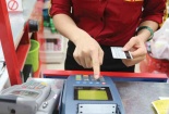 Chủ thẻ tín dụng được giảm lãi suất và hoàn tiền