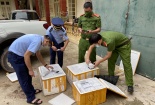 Thu giữ nhiều linh kiện điện thoại, vải thổ cẩm không rõ nguồn gốc