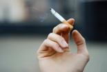 Phụ nữ hút thuốc lá gia tăng: Những hệ lụy lâu dài cho sức khỏe sinh sản